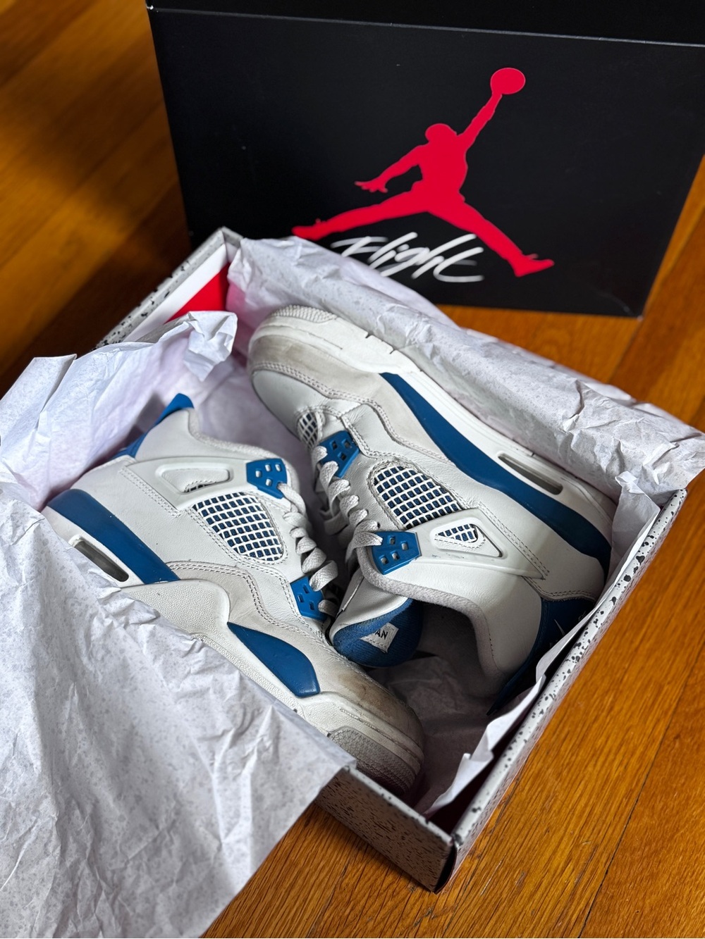 Nike Kids Retro 4 Air Jordan Basketball - White & Blue - size 4Y